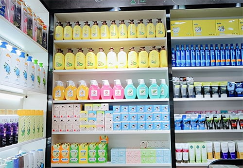 小小日化杂货店的背后，竟藏着一套赚钱秘籍——生活日用品的“另类”生意经